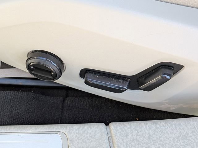 Used 2019 Volvo S60 T5 Momentum w/ Premium Package image 23