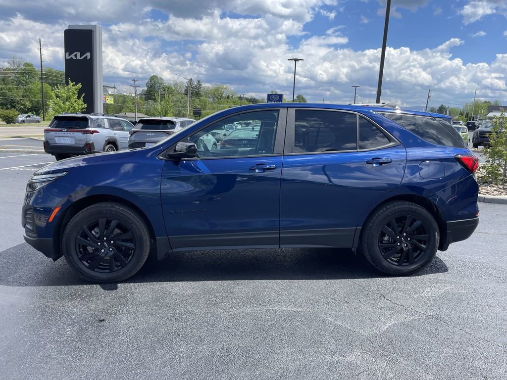 Used 2023 Chevrolet Equinox LS w/ LS Convenience Package AWD/4WD image 3