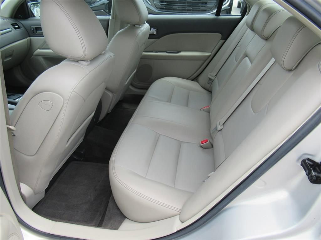 Used 2010 Ford Fusion SEL FWD image 30