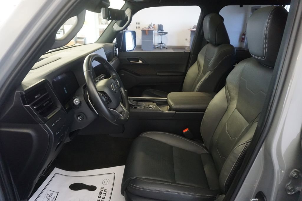 Used 2024 Lexus GX 550 w/ Cold Area Package AWD/4WD image 23