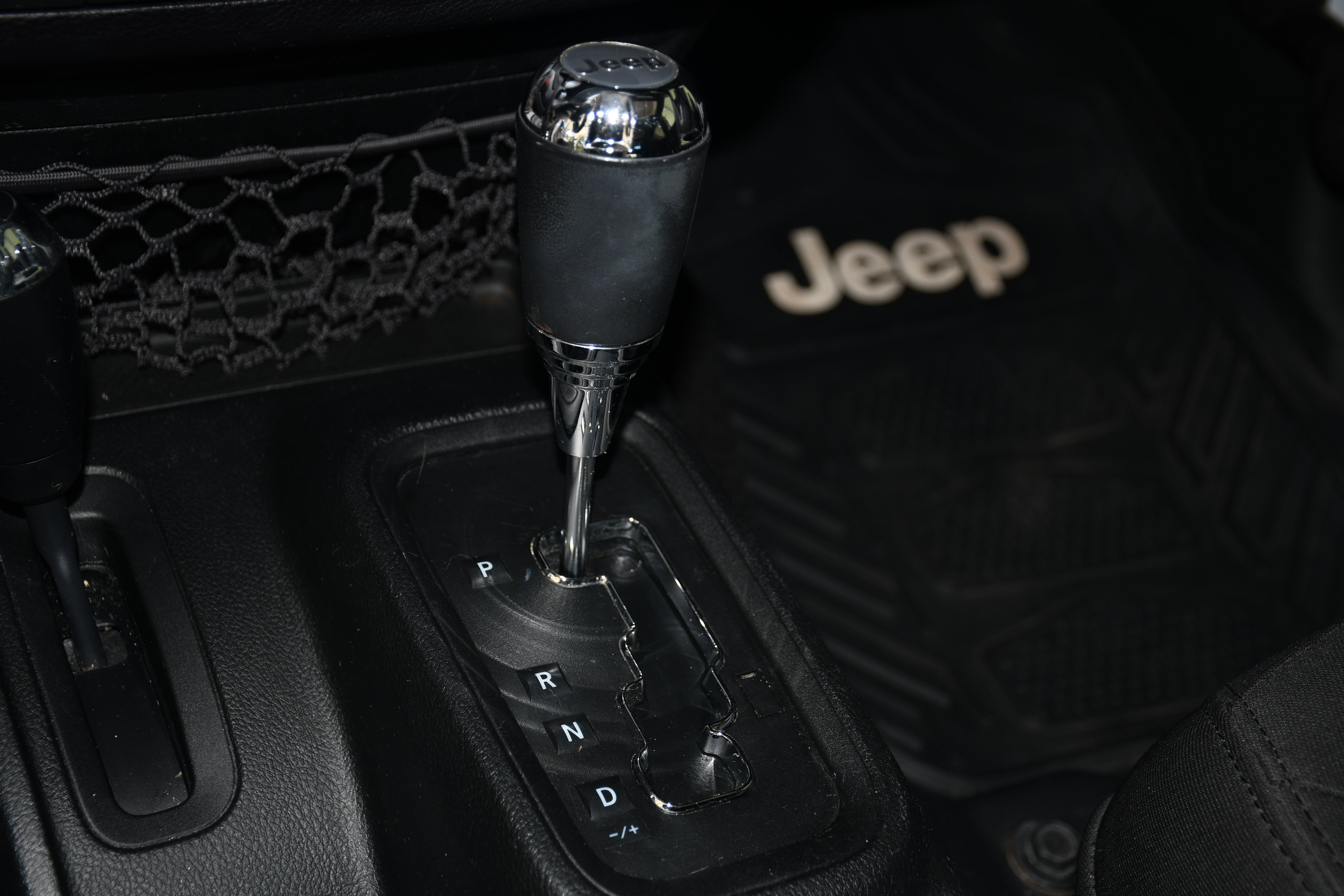 Used 2018 Jeep Wrangler Unlimited Sport S AWD/4WD image 14