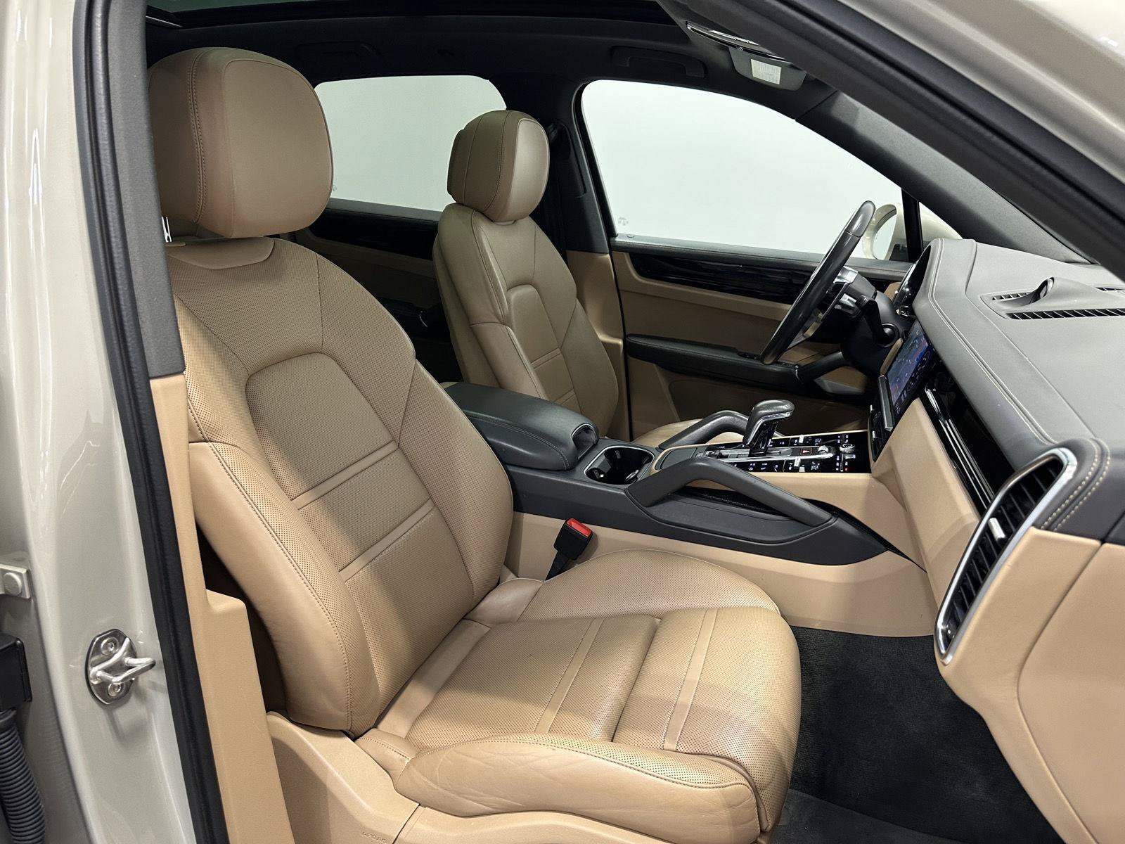 Used 2020 Porsche Cayenne AWD/4WD image 43