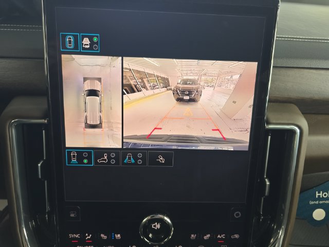 Certified 2025 GMC Yukon Denali Ultimate AWD/4WD image 17