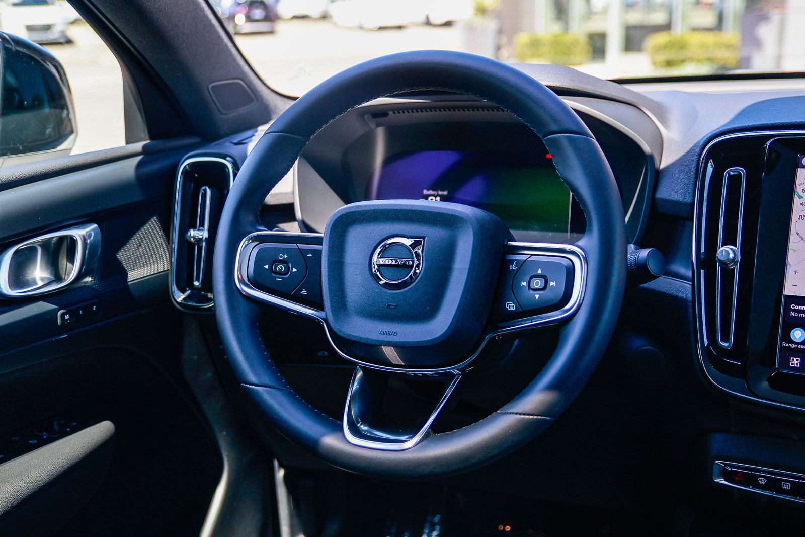 Used 2023 Volvo C40 Recharge Core w/ Protection Package Premier image 17