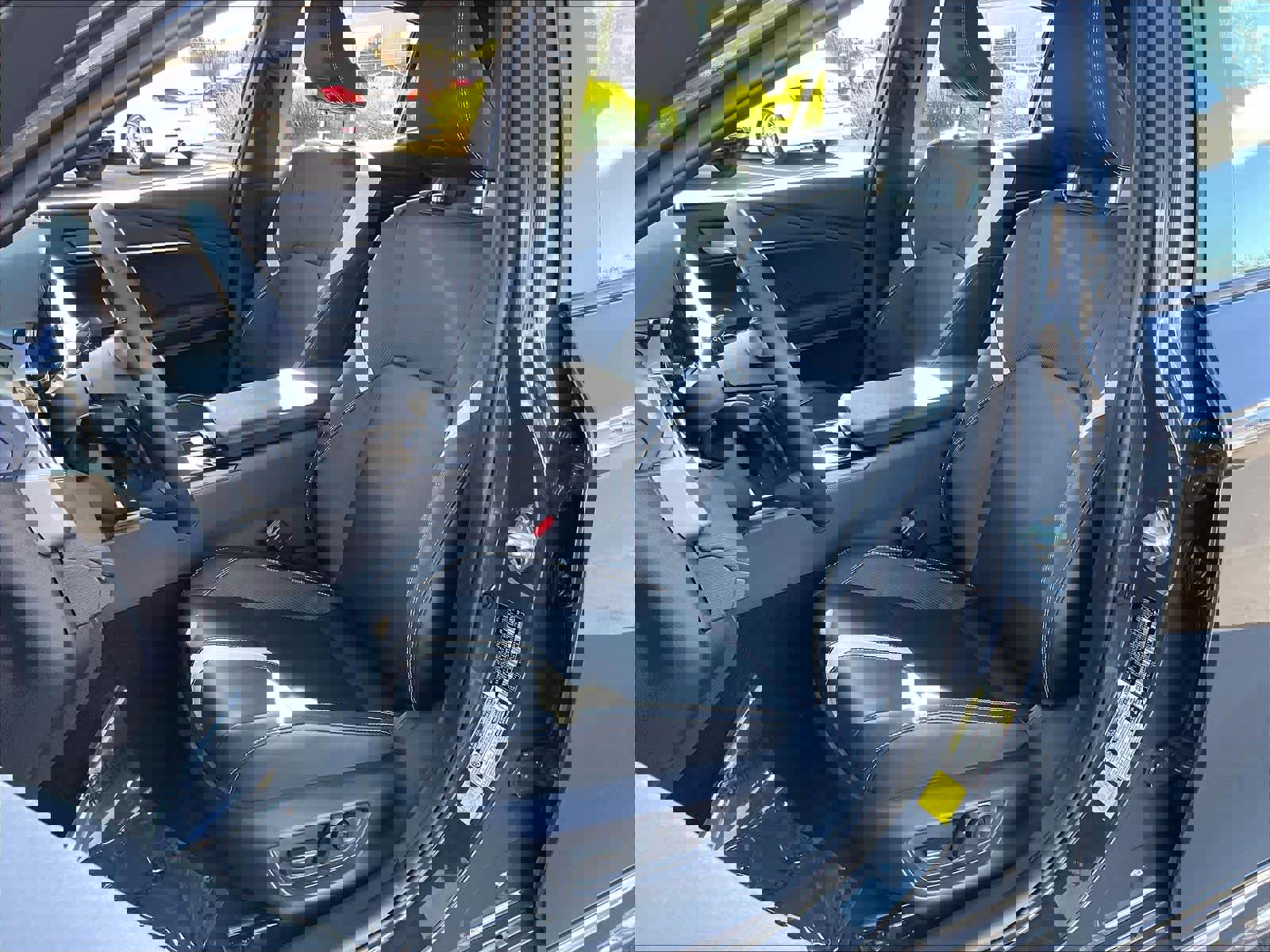 Used 2025 Toyota Camry SE image 28