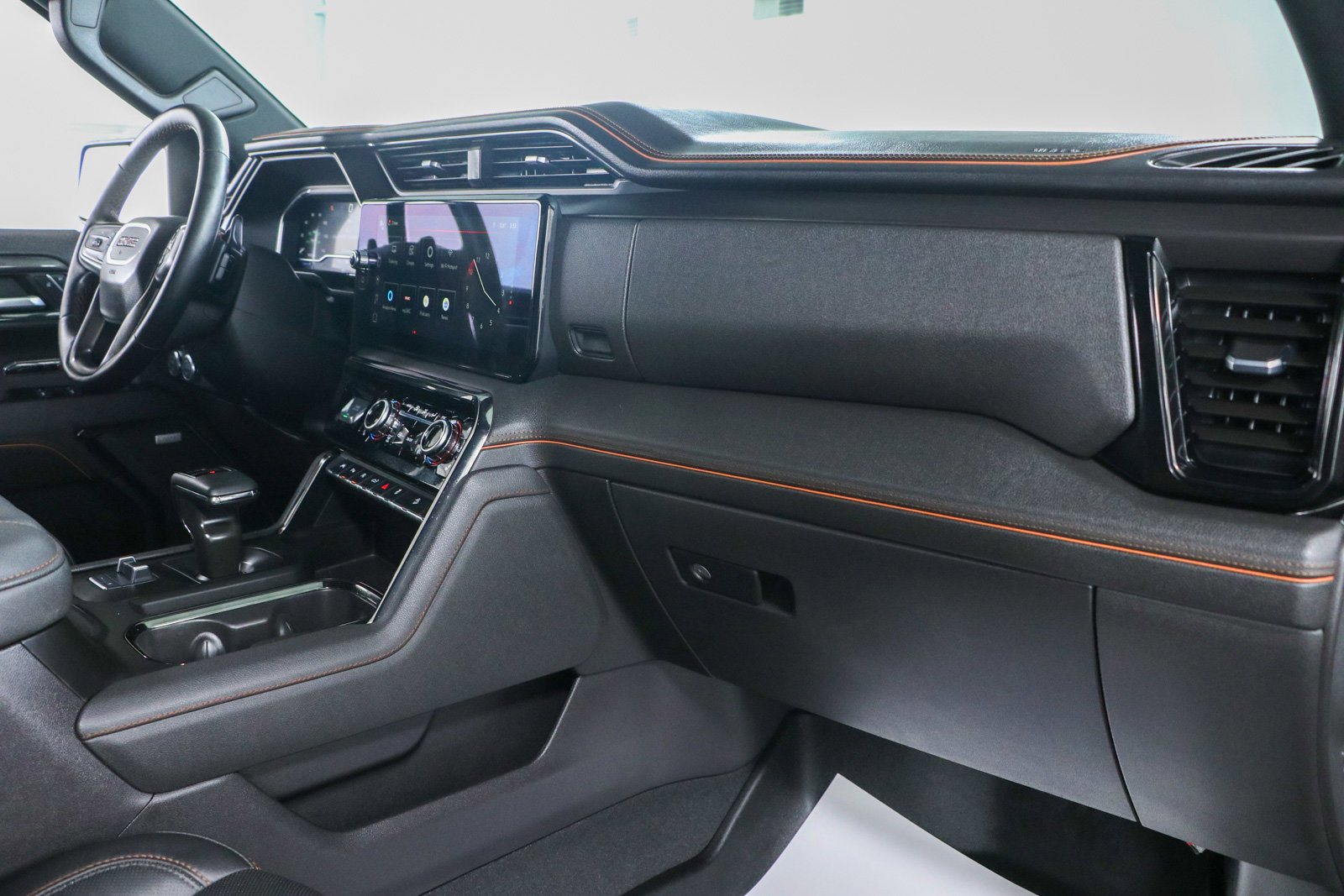 Used 2024 GMC Sierra 1500 AT4 w/ Technology Package image 29