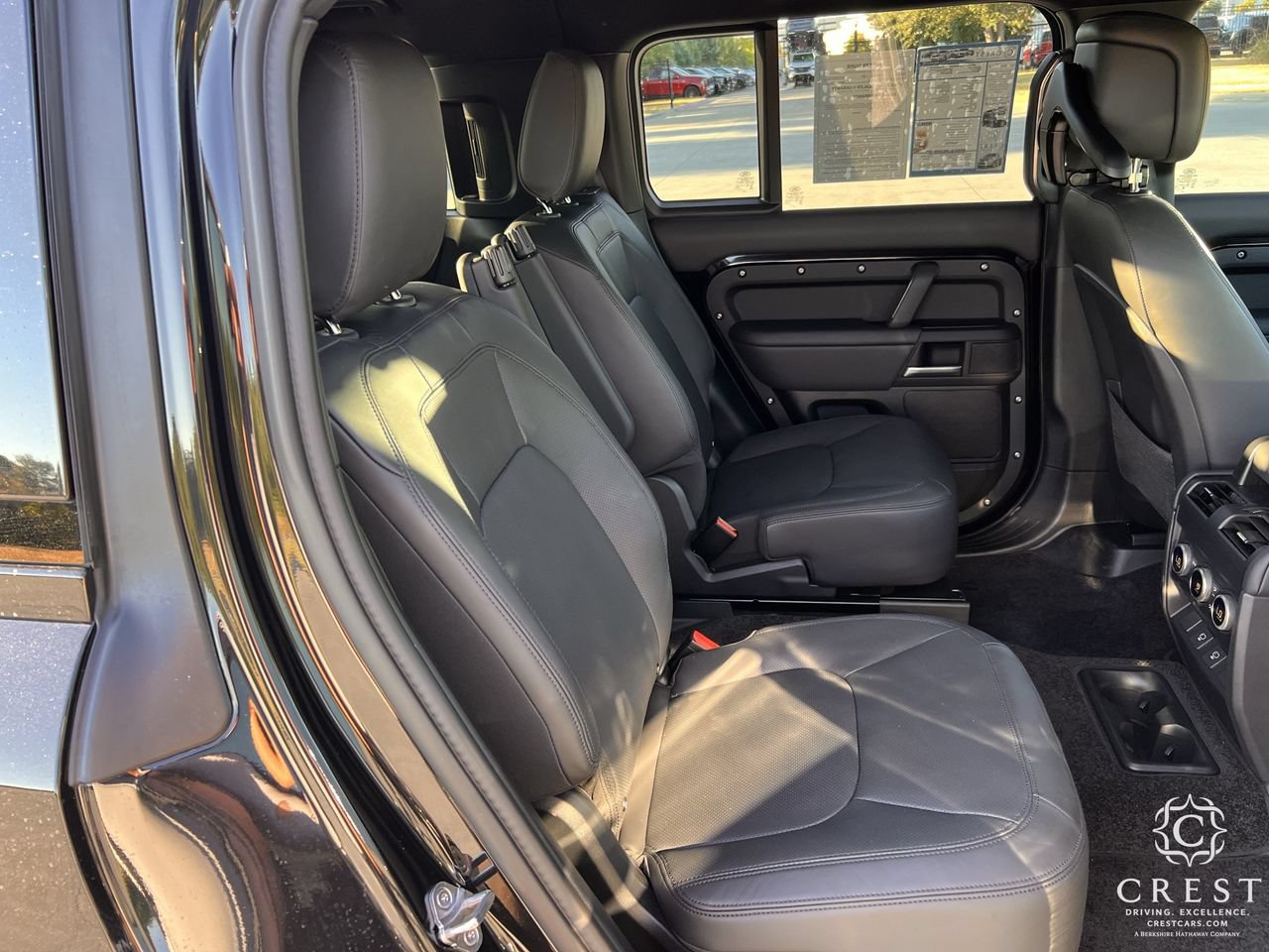 Used 2025 Land Rover Defender 130 X-Dynamic SE AWD/4WD image 28