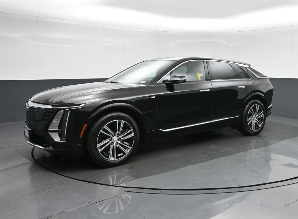 Used 2023 Cadillac Lyriq 2WD image 3