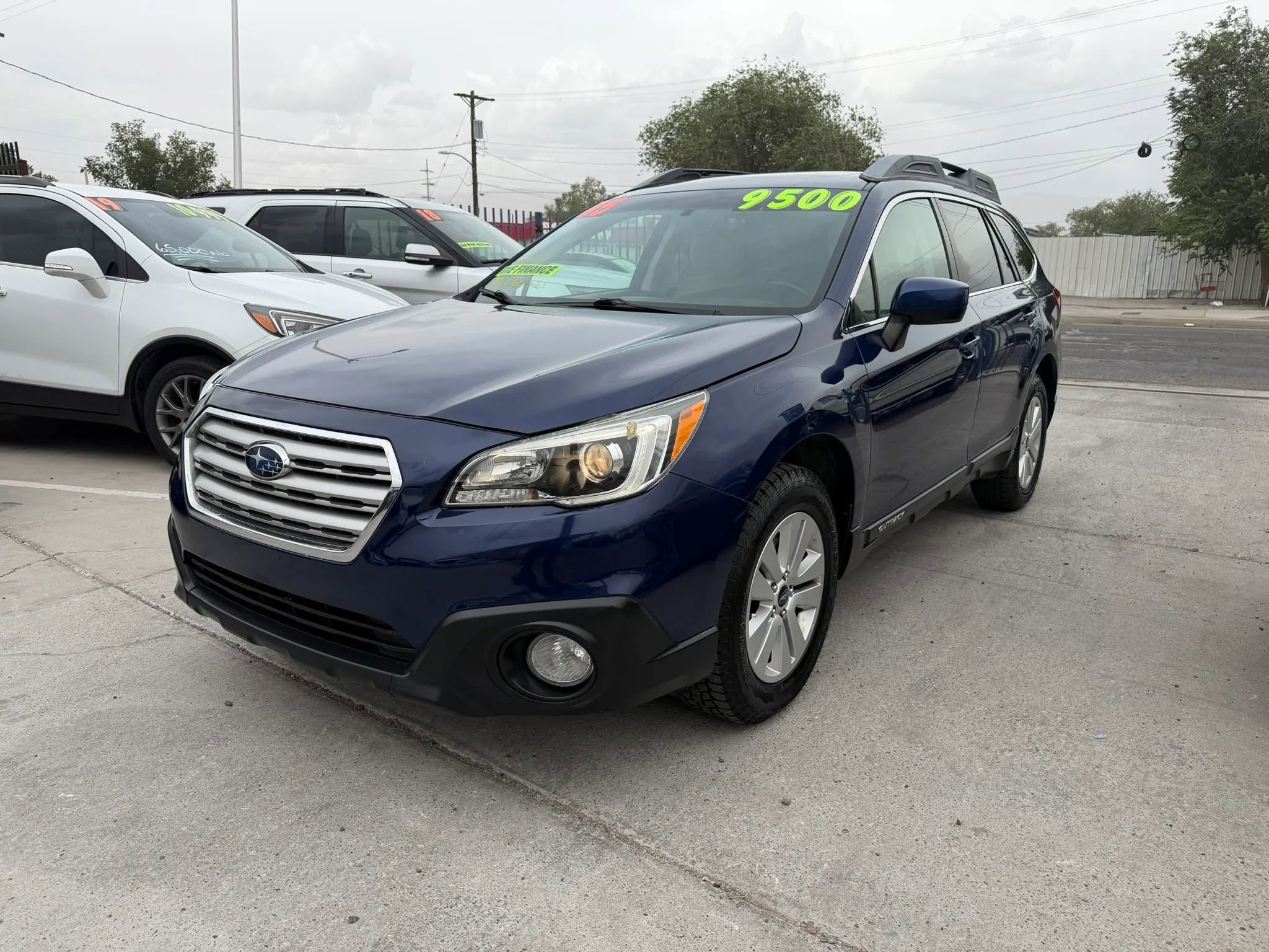 Used 2015 Subaru Outback 2.5i Premium AWD/4WD image 1