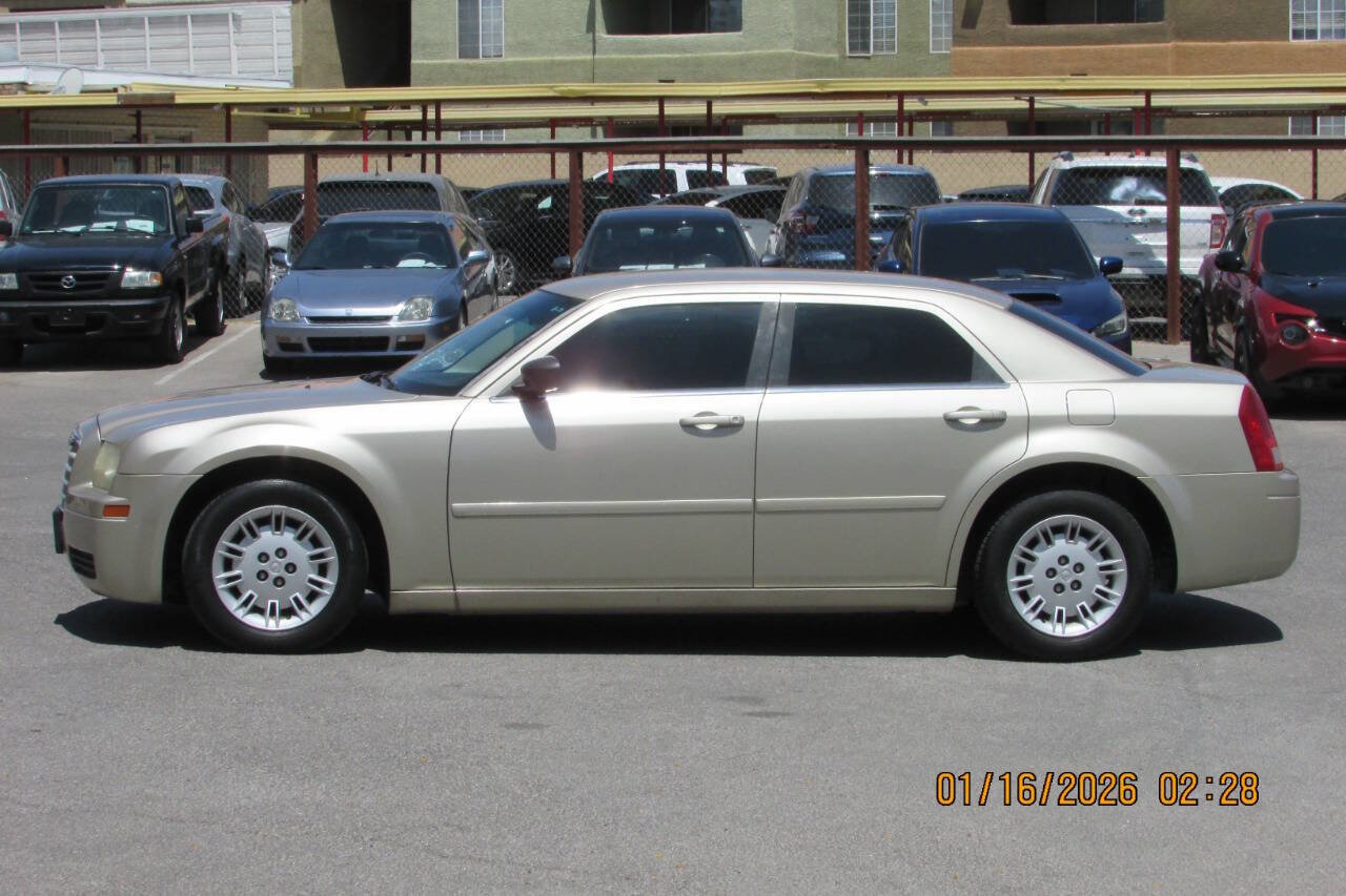 Used 2006 Chrysler 300 w/ Sound Group image 3