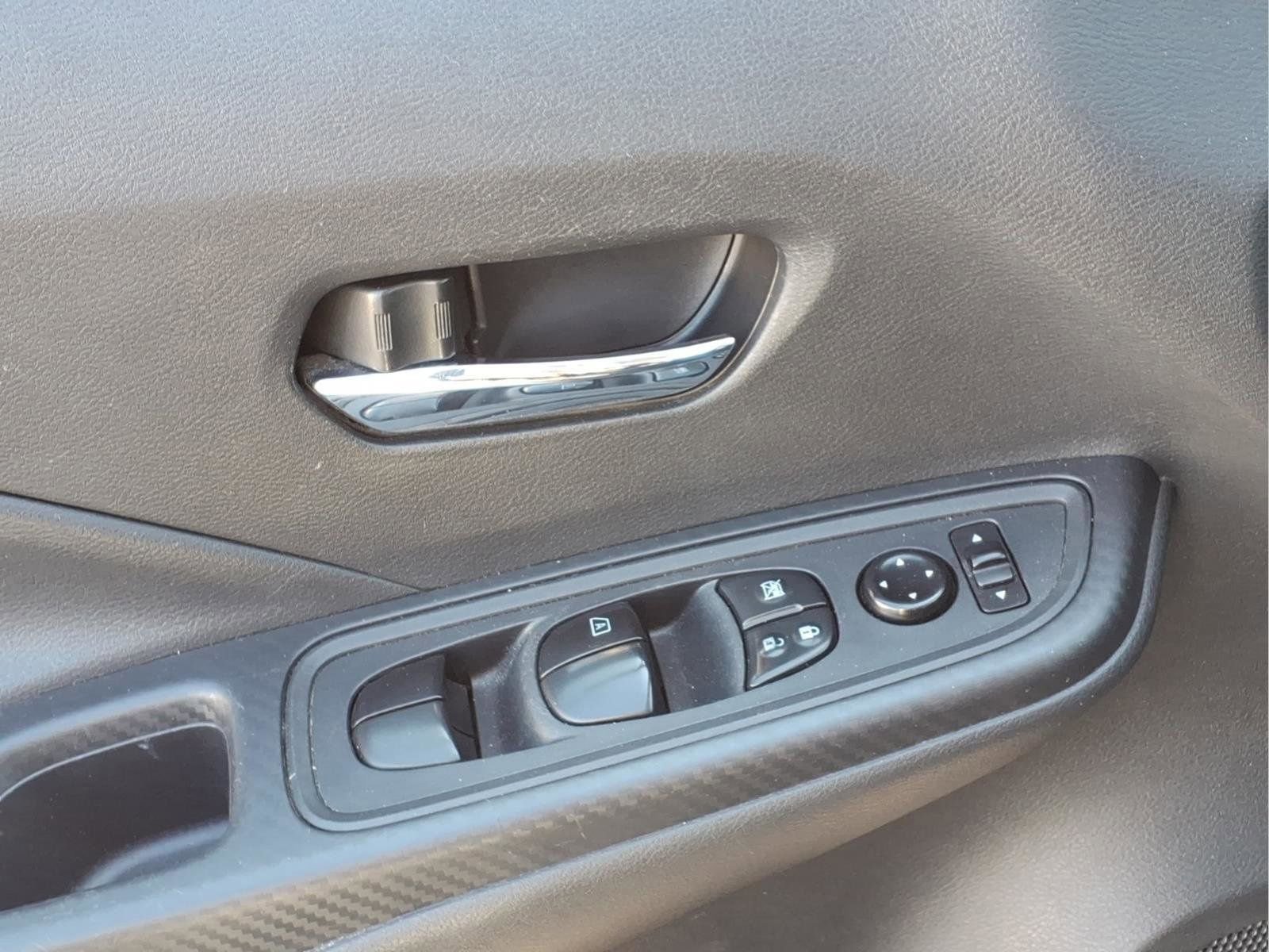 Used 2023 Nissan Versa SV image 18