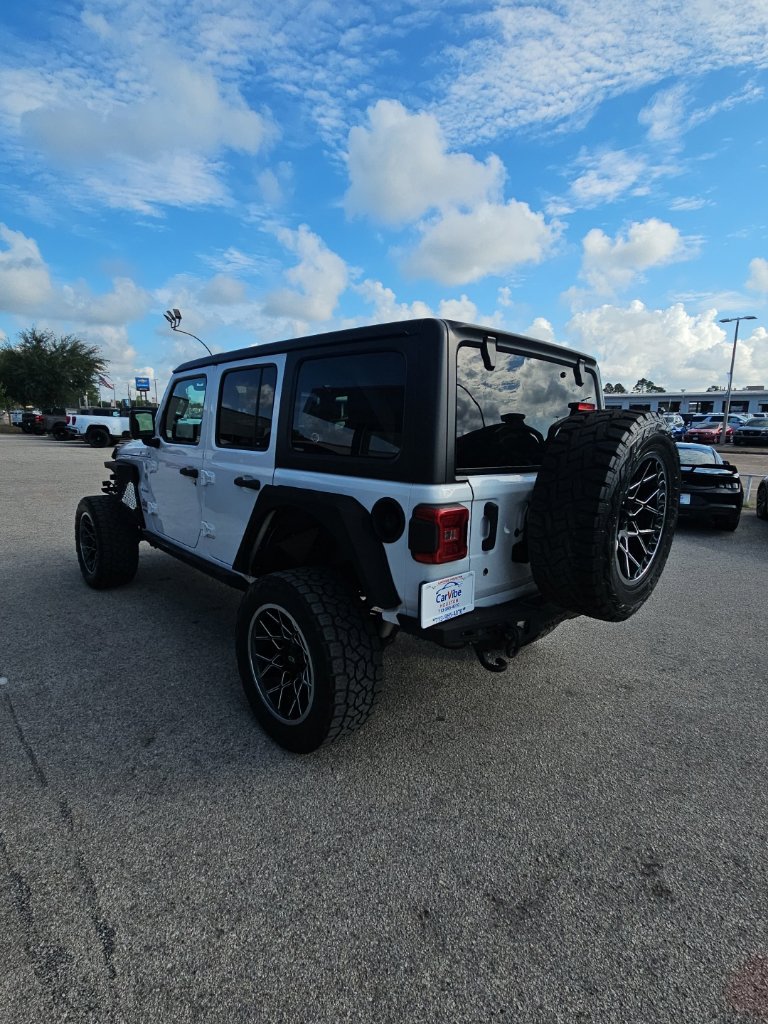 Used 2018 Jeep Wrangler Unlimited Sahara AWD/4WD image 5