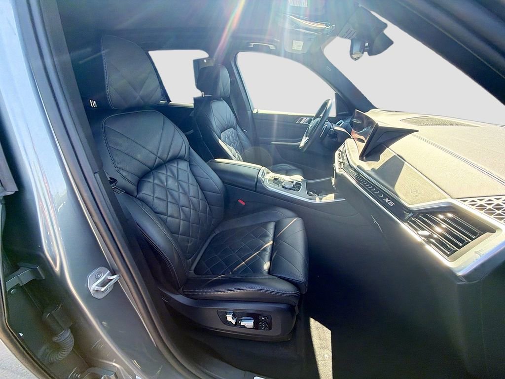 Used 2024 BMW X5 xDrive40i AWD/4WD image 15