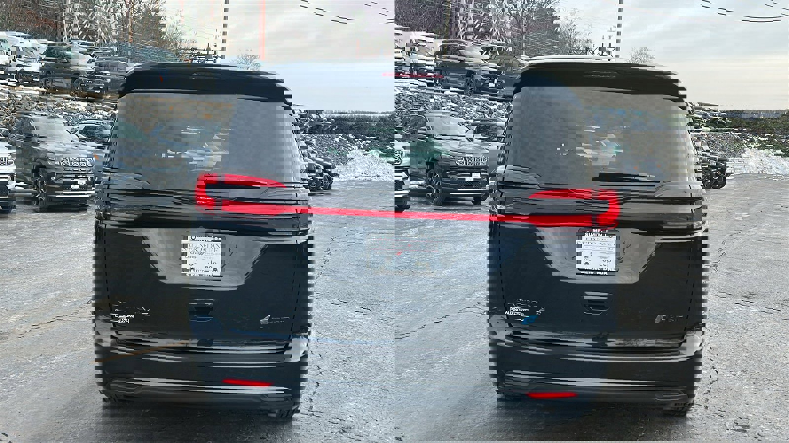 Certified 2022 Chrysler Pacifica Touring-L w/ S Appearance Package image 6