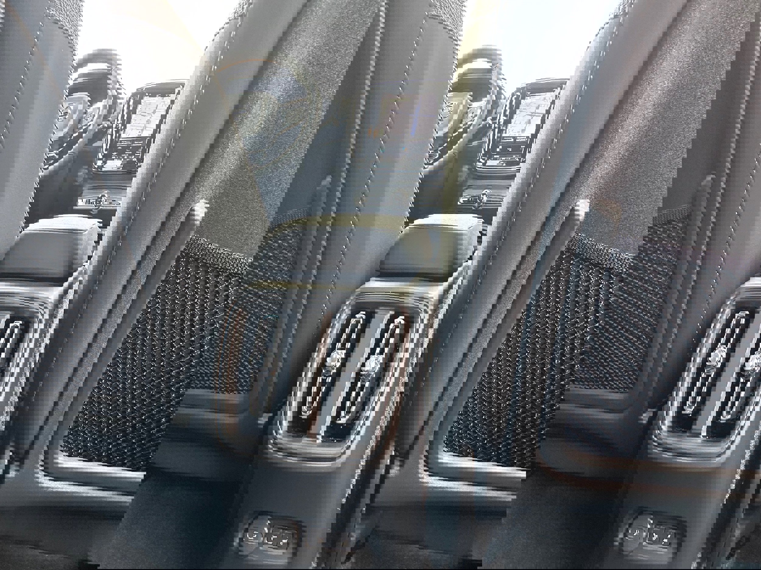 New 2026 Volvo EX40 Plus w/ Climate Package image 11