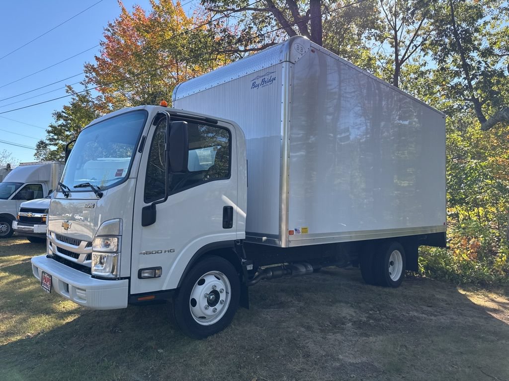 Used 2024 Chevrolet Low Cab Forward RWD image 3