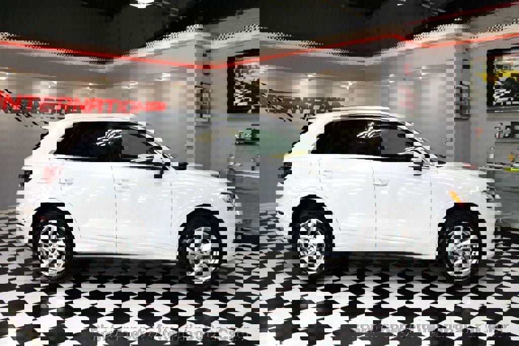 Used 2020 Audi Q3 2.0T Premium image 3