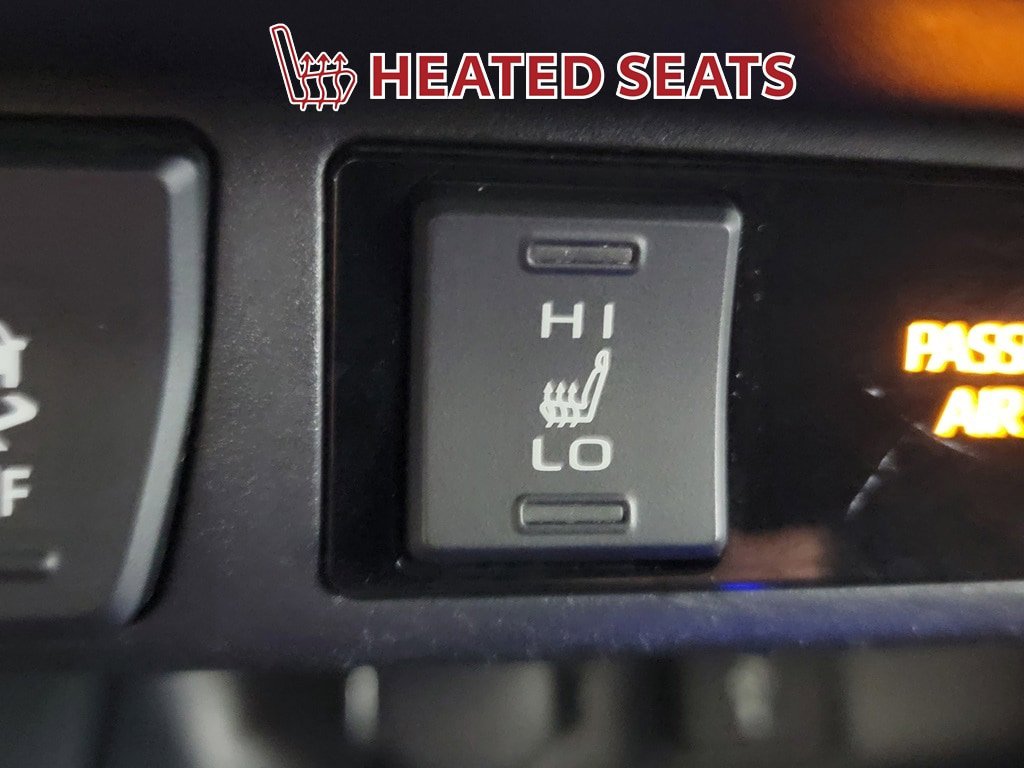 Used 2020 Toyota RAV4 XLE w/ XLE Grade Weather Package AWD/4WD image 25