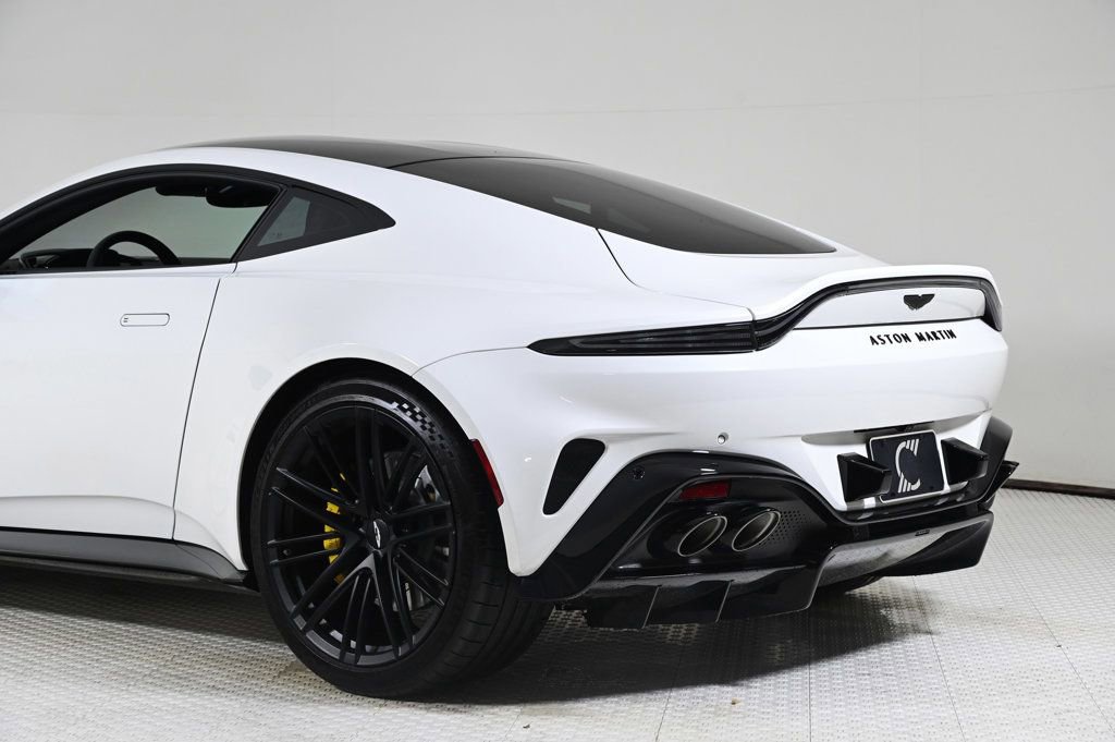Used 2025 Aston Martin V8 Vantage Coupe image 9