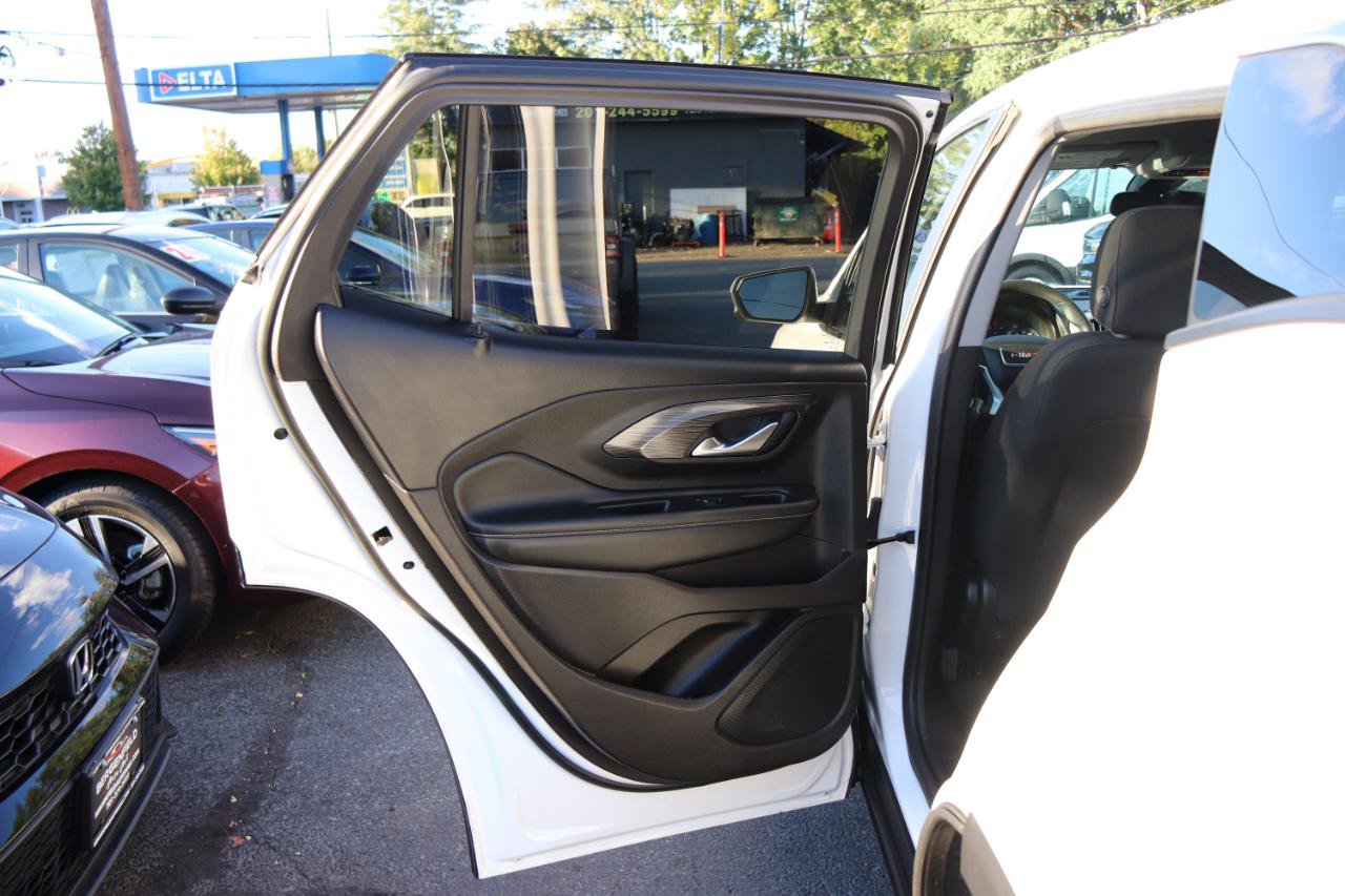 Used 2024 GMC Terrain SLE AWD/4WD image 24