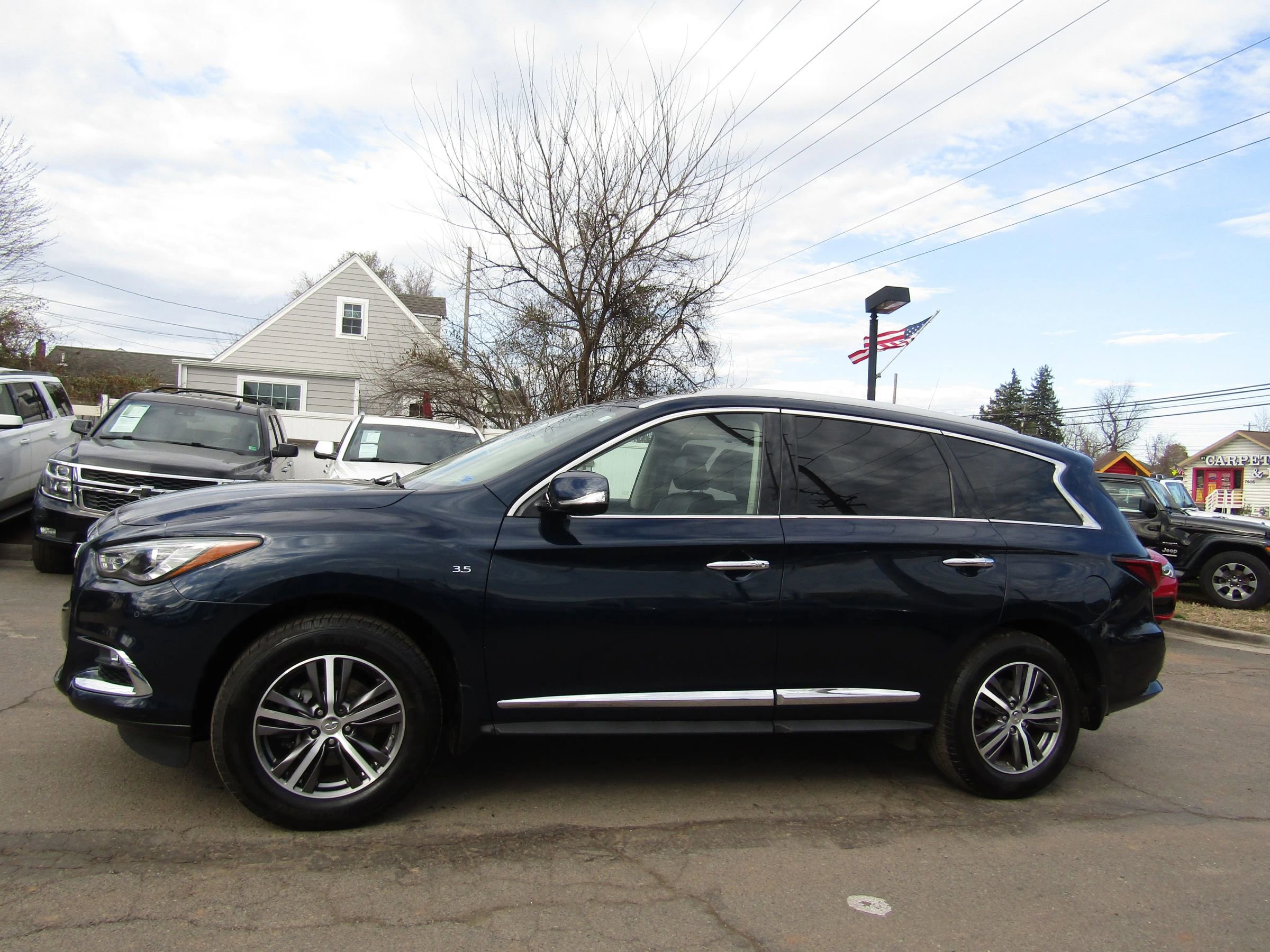 Used 2019 INFINITI QX60 Luxe w/ Essential Package image 4