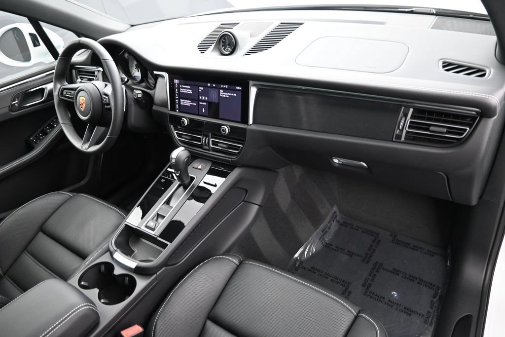 Certified 2026 Porsche Macan GTS AWD/4WD image 34