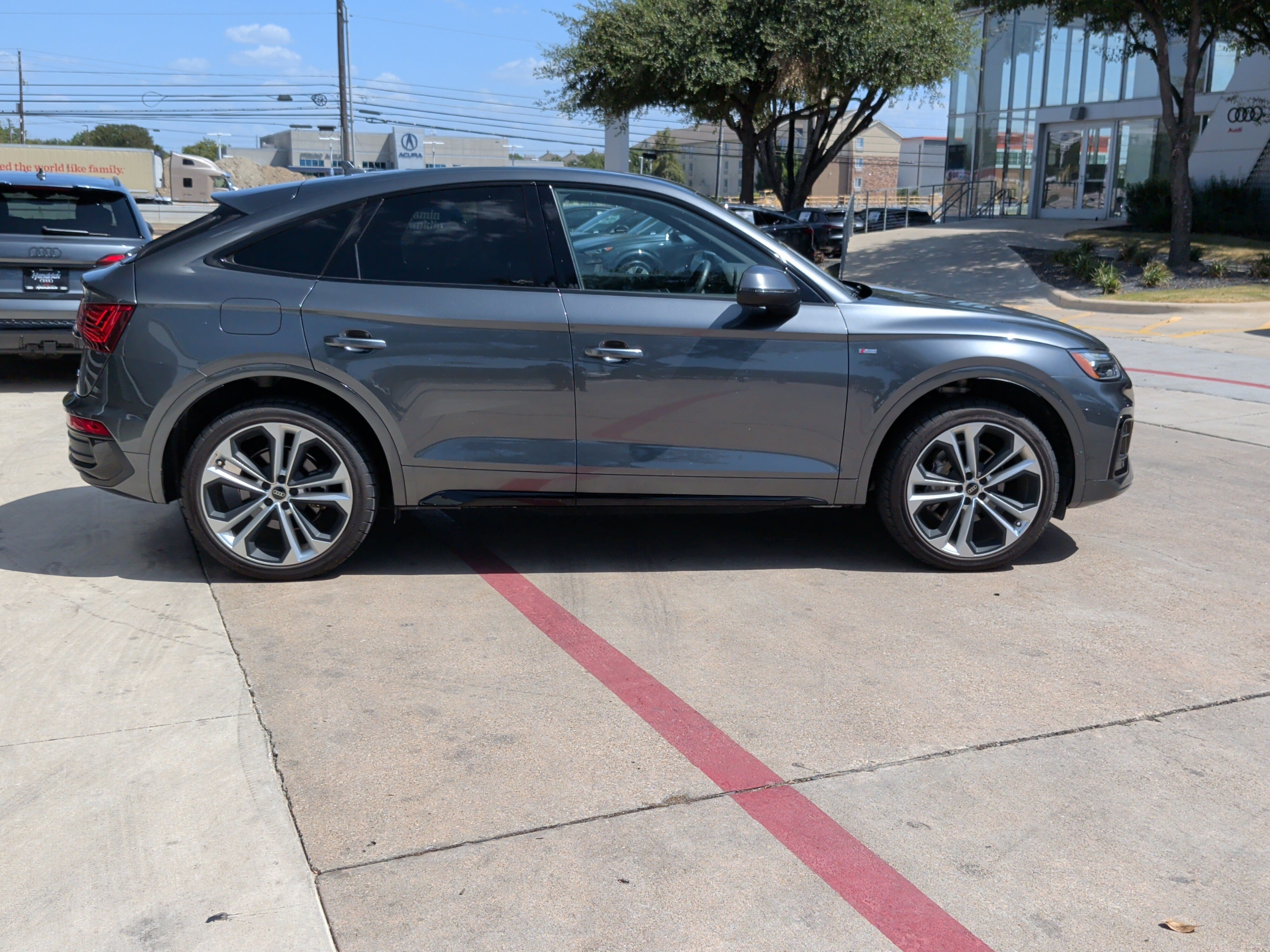 Used 2023 Audi Q5 2.0T Premium Plus w/ Premium Plus Package AWD/4WD image 11