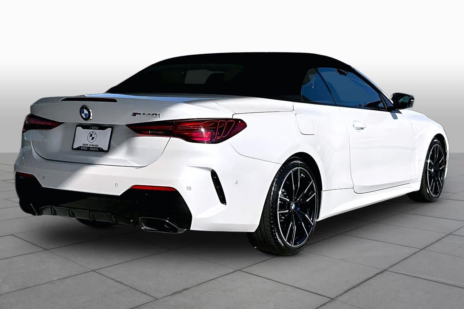 Used 2026 BMW M440i Convertible RWD image 12