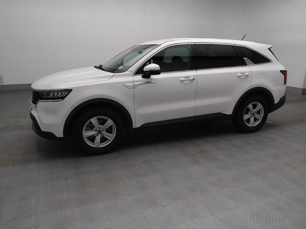 Used 2023 Kia Sorento LX FWD image 2