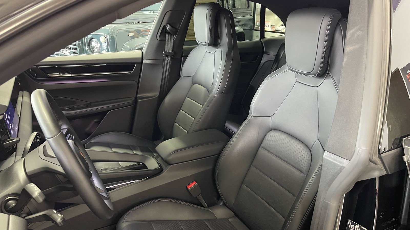 Used 2025 Porsche Macan Electric image 27