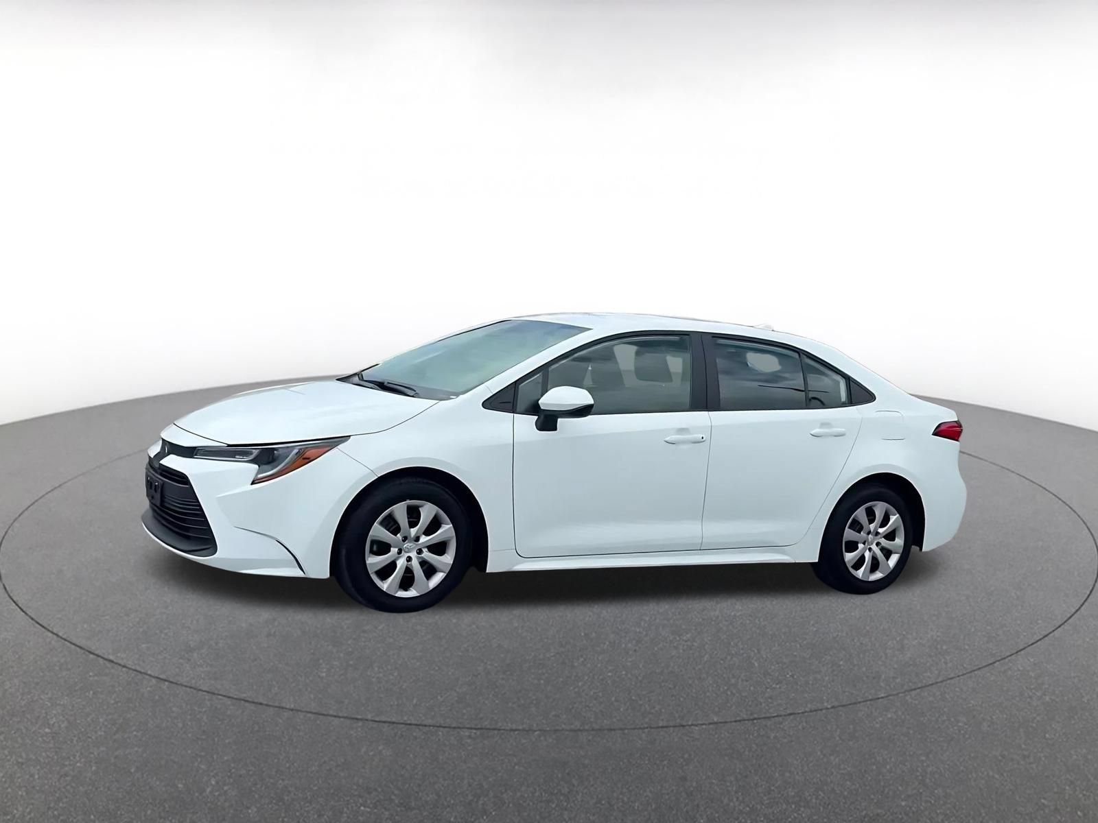 Used 2025 Toyota Corolla LE FWD image 7