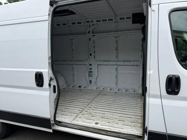 Used 2025 RAM ProMaster 2500 w/ Convenience Group FWD image 10