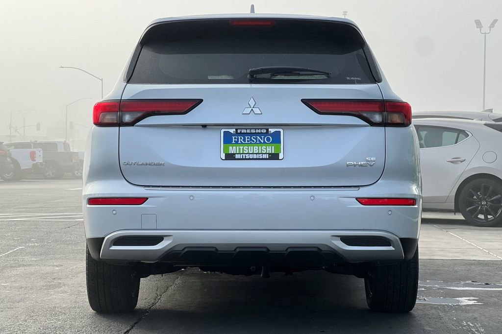 New 2025 Mitsubishi Outlander SE image 6