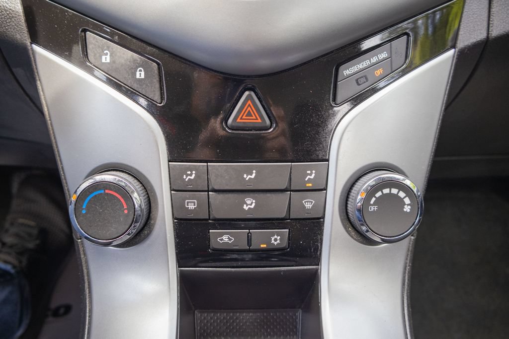 Used 2014 Chevrolet Cruze LT w/ All-Star Edition FWD image 22