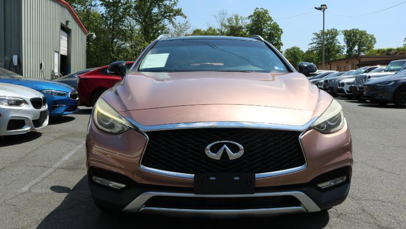 Used 2018 INFINITI QX30 Premium w/ Cargo Package AWD/4WD image 2