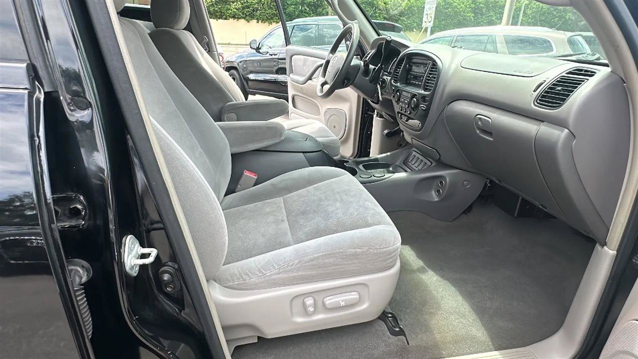 Used 2006 Toyota Sequoia SR5 AWD/4WD image 35