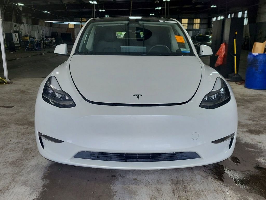 Used 2024 Tesla Model Y Performance AWD/4WD image 2