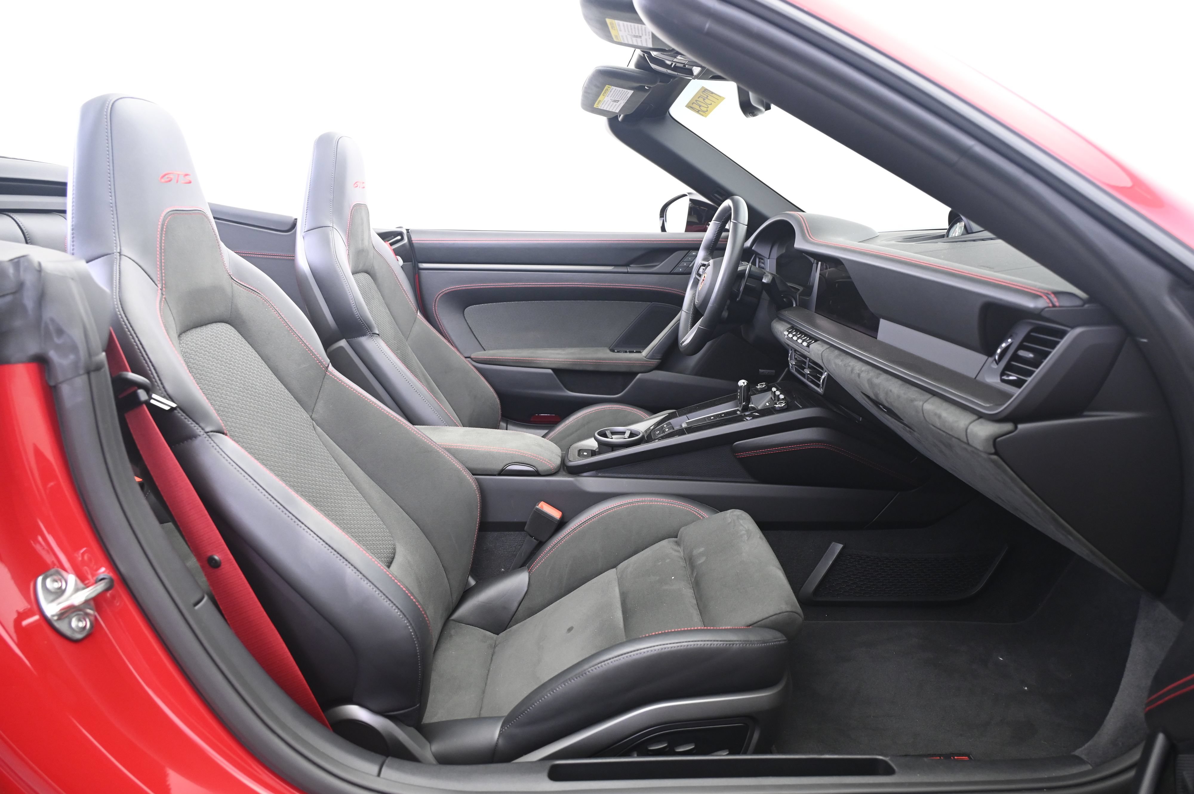 Certified 2025 Porsche 911 Carrera GTS RWD image 22