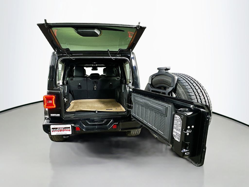 Used 2022 Jeep Wrangler Unlimited Sahara image 32