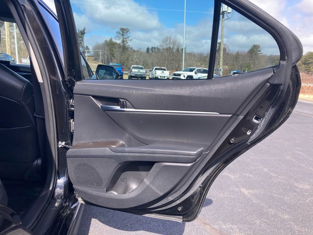 Used 2023 Toyota Camry SE image 34