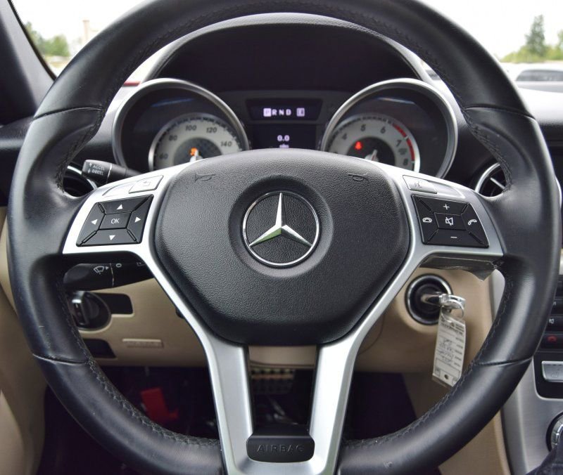 Used 2012 Mercedes-Benz SLK 350 image 26