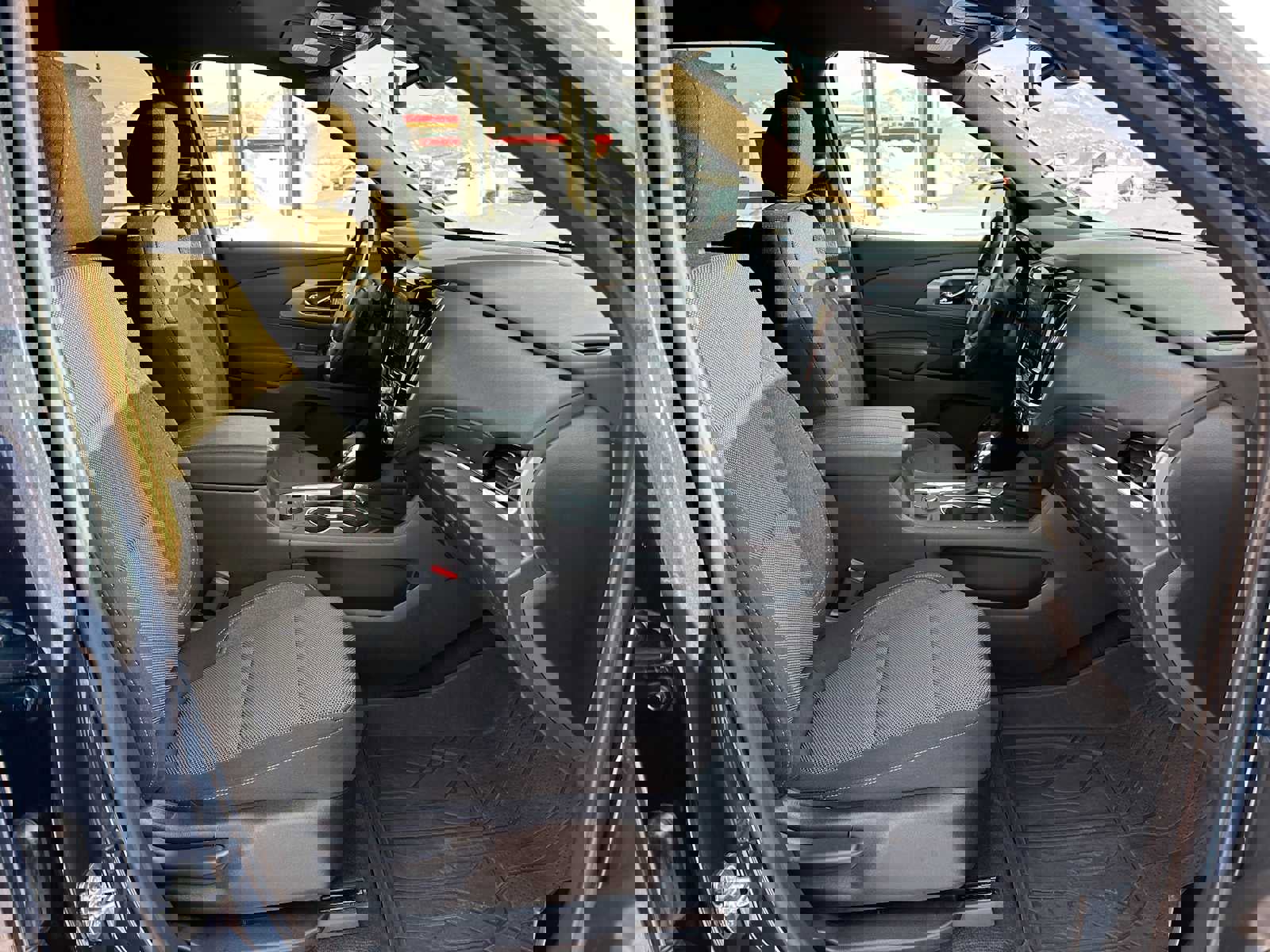 Used 2022 Chevrolet Traverse LT image 10