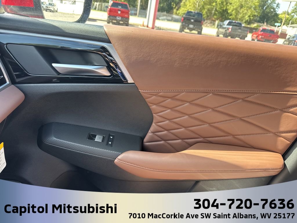 New 2025 Mitsubishi Outlander SEL image 27