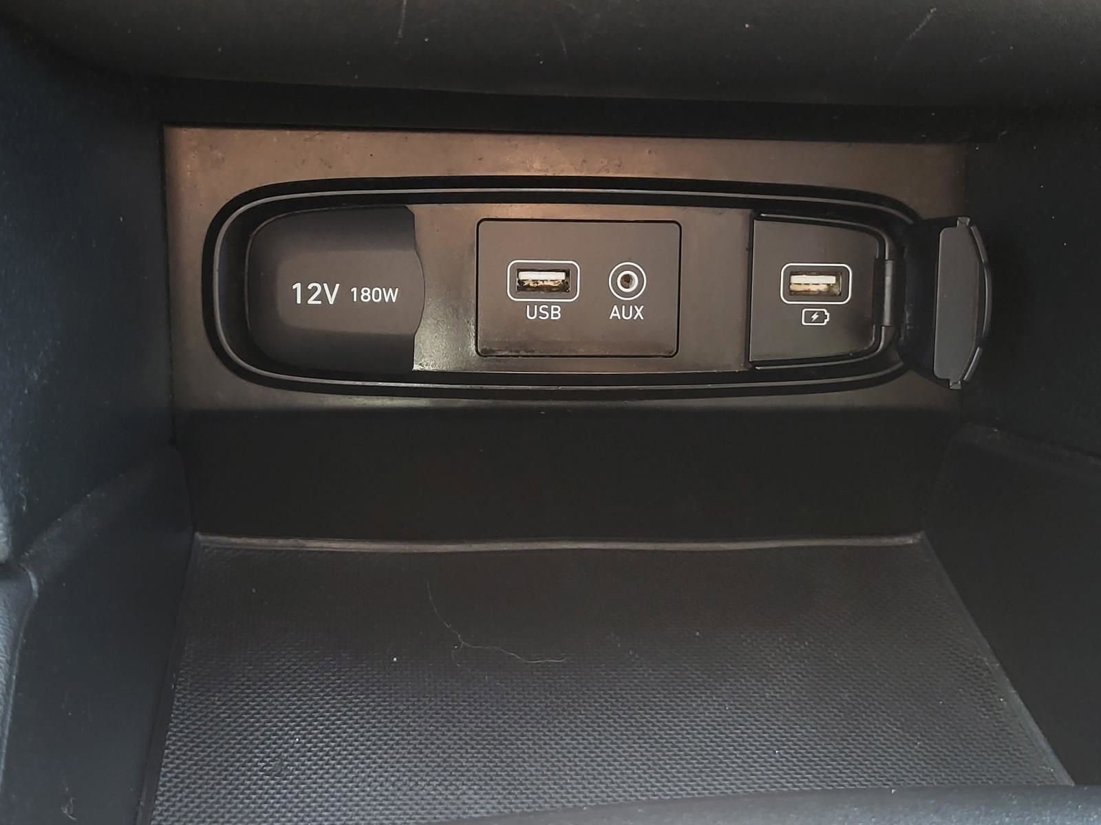 Used 2020 Hyundai Santa Fe SE FWD image 25