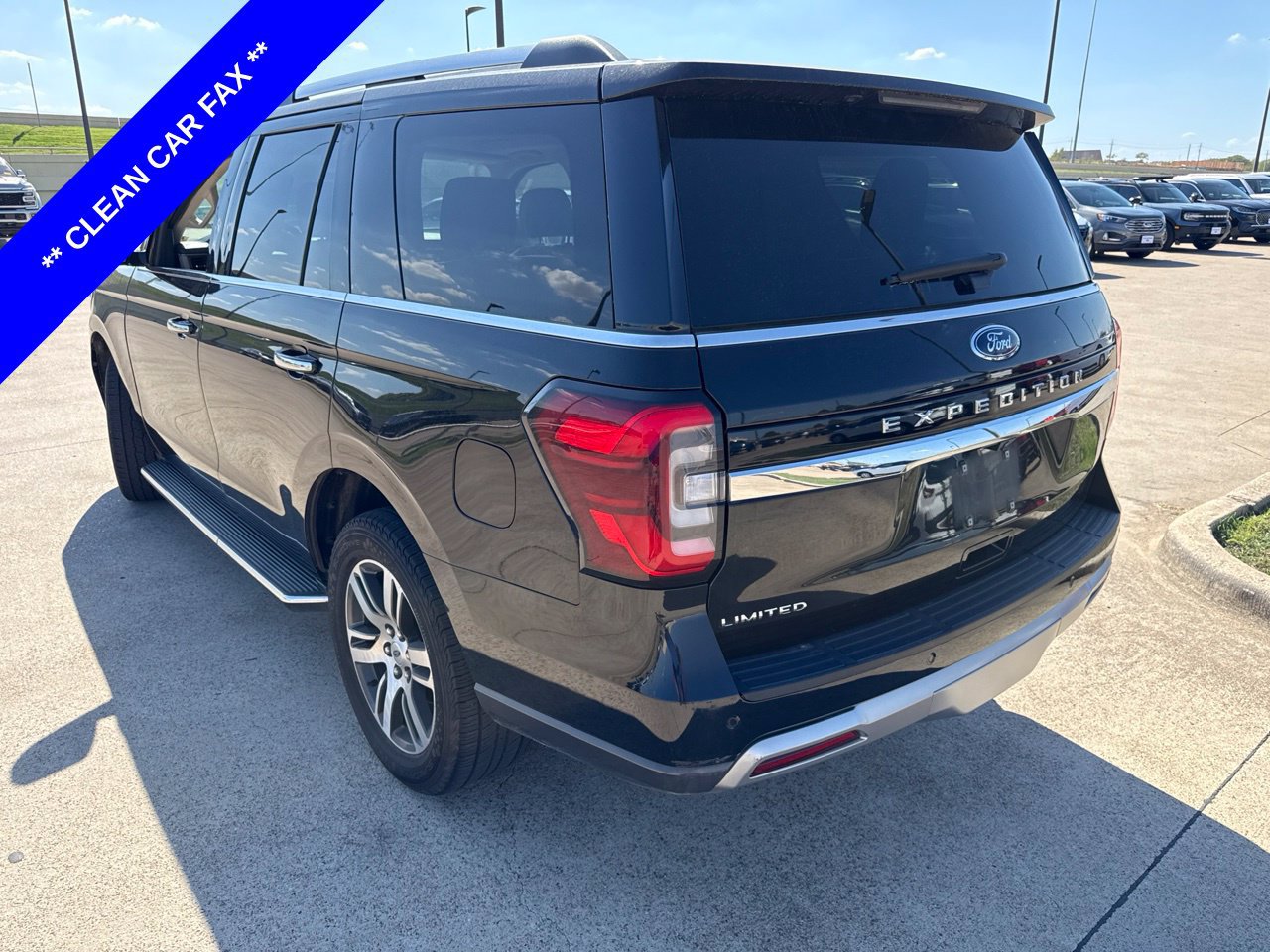 Used 2023 Ford Expedition Limited AWD/4WD image 9