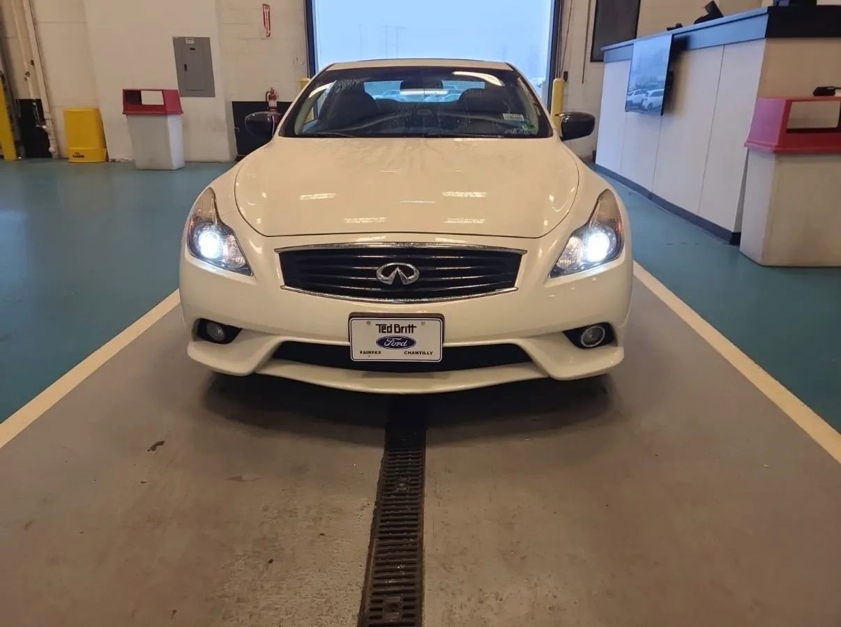 Used 2015 INFINITI Q60 Sport Limited RWD image 6