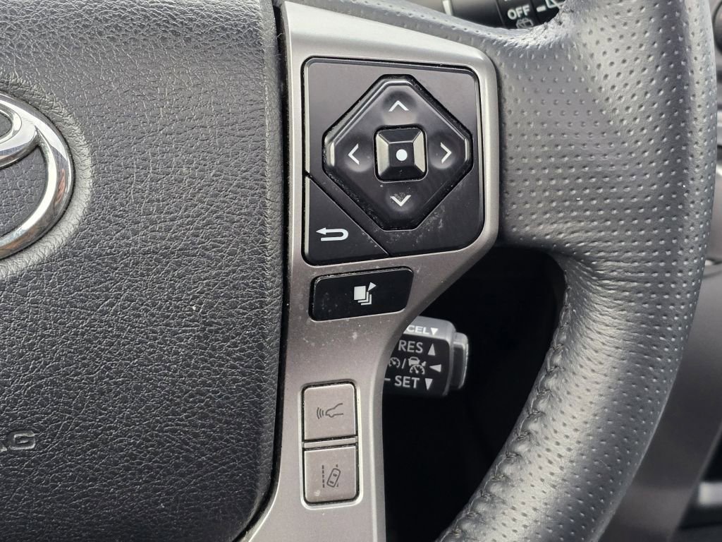 Used 2020 Toyota 4Runner SR5 Premium w/ Moonroof Package AWD/4WD image 16