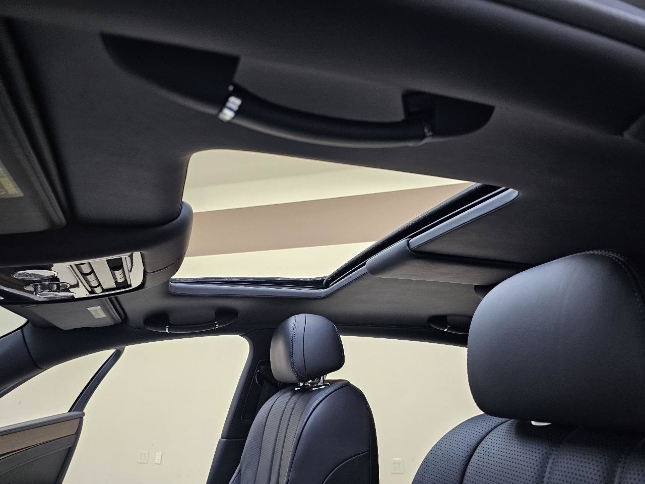 Used 2014 Bentley Flying Spur W12 AWD/4WD image 42
