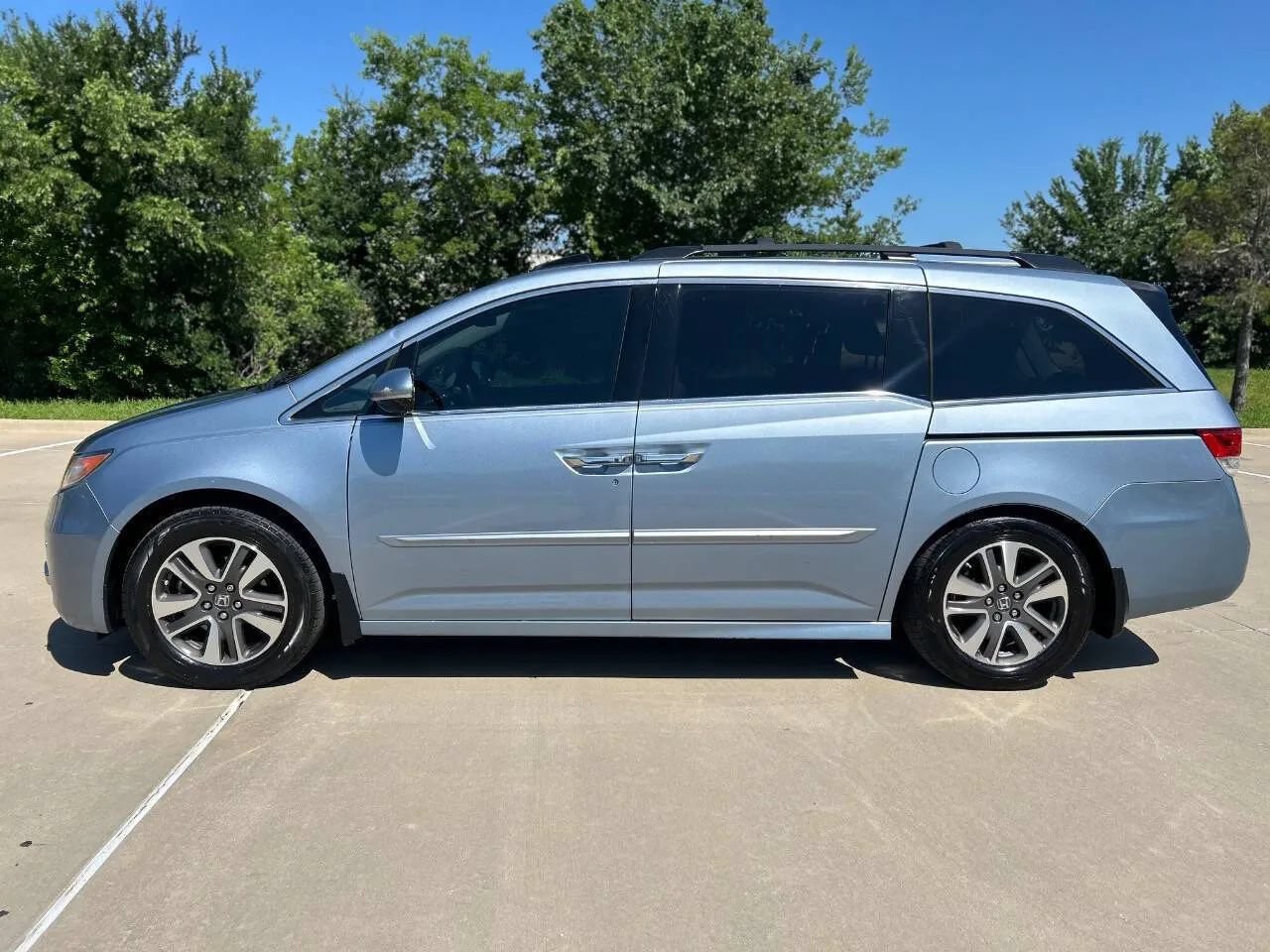 Used 2014 Honda Odyssey Touring image 9