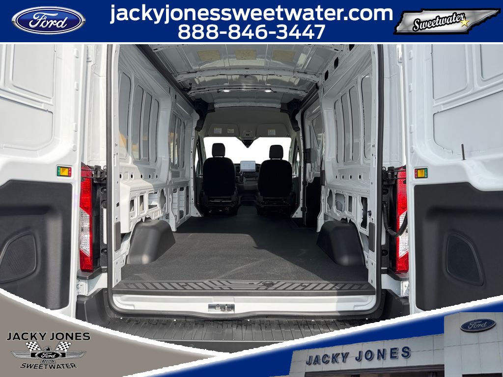 New 2026 Ford Transit 250 148 Medium Roof RWD image 17